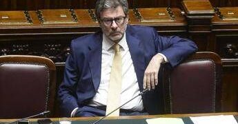 Manovra, governo chiede la fiducia alla Camera: entro domani l’ok finale