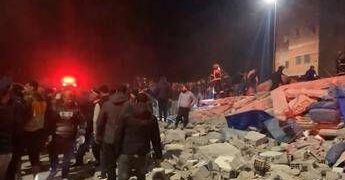 Marocco, crollano 2 edifici di quattro piani a Fes: almeno 19 morti e 16 feriti