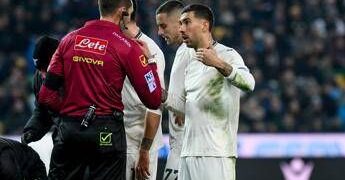 Marusic cade in area, Gila tocca di mano: rigori ‘fantasma’ in Udinese-Lazio?