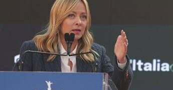Meloni ad Atreju: “Italiani si fidano del governo”. Stoccata a Schlein: “Chi non viene qui non ha contenuti”