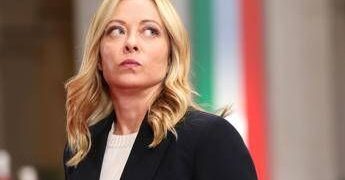 Meloni chiama Mattarella: “Faremo di tutto per pace in Ucraina e Medio Oriente”