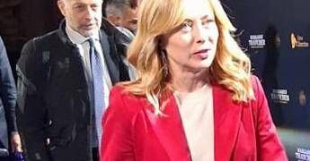 Meloni riceve il premio Thatcher: “Io un soldato al servizio di un’idea”