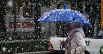 Meteo Natale, arriva il ciclone invernale: neve in collina e maltempo diffuso su tutta Italia