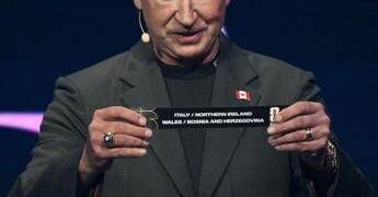 Mondiali 2026, il sorteggio dei gironi: Italia andrebbe con Canada, Svizzera e Qatar