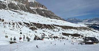 Montagna, aumenti del 4% per gli skipass: la mappa dei prezzi 2025-2026 sulle piste