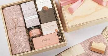 Natale, Il regalo aziendale cambia pelle, da costo a leva strategica per le relazioni