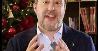 Natale, gli auguri di Salvini: “Felice per il primo da assolto dopo 5 anni”