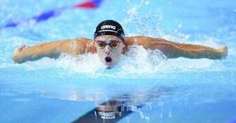 Nuoto, Ceccon oro nei 100 dorso agli Europei in vasca corta