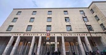 Nuova ‘lista stupri’ nel bagno del liceo Giulio Cesare di Roma: annullati i viaggi d’istruzione