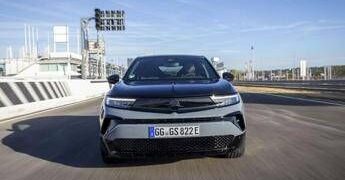 Opel Mokka GSE: la nuova elettrica sportiva con DNA racing