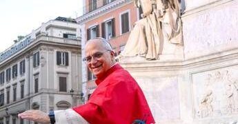 Papa Leone a piazza di Spagna per l’omaggio all’Immacolata: “Si aprano porte di pace”