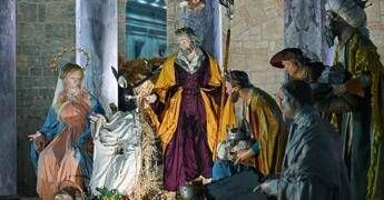 Presepe o presepio? Quale delle due forme è corretta secondo la Crusca