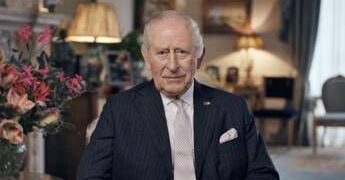 Re Carlo in tv: “La mia terapia contro il cancro potrà essere ridotta nel nuovo anno”