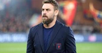 Roma, il ritorno di De Rossi: cori e abbracci all’Olimpico