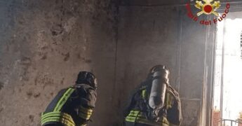 Roma, incendio in appartamento in centro: nessun ferito