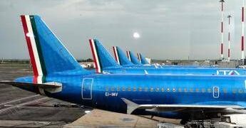 Sciopero aereo oggi 17 dicembre, stop di 4 ore: chi si ferma e voli garantiti