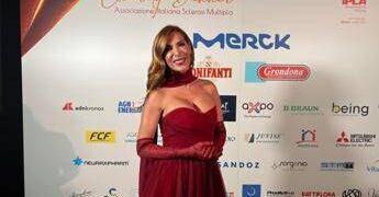 Sclerosi multipla, Maya: “Un regalo essere alla Charity Dinner Aism”