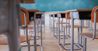 Scuola, l’accusa della Ue: “Italia viola diritti alunni disabili”