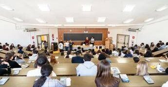 Semestre filtro Medicina, oggi informativa di Bernini: “Gli studenti non perderanno l’anno”