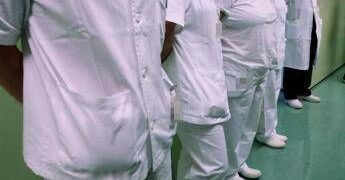 Sindacati medici: “Giù le mani dalle nostre risorse, pronti alla protesta”