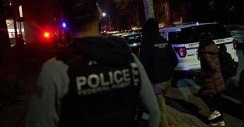 Sparatoria alla Brown University, è ancora caccia all’uomo: diffuso video del killer