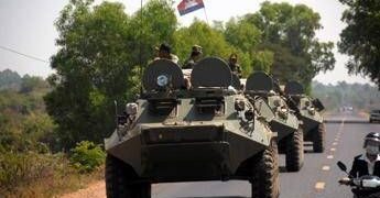 Thailandia-Cambogia, Phnom Penh accusa: “Ancora bombe”. Bangkok: “Avanti fino a fine minacce”