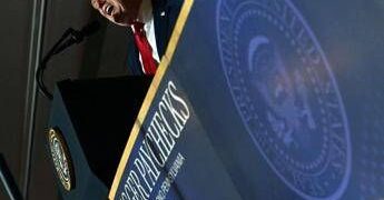 Trump in Pennsylvania, la battaglia per la riconquista del voto: “Dazi vi renderanno più ricchi”