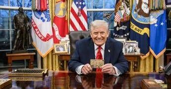 Trump lancia la ‘Gold Card’: un milione di dollari per il visto in tempi record