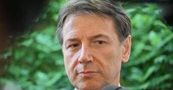 Ucraina, Conte: “Europa disorientata, lasciamo condurre negoziati agli Usa”