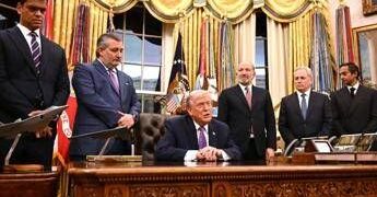 Ucraina-Russia, Trump: “Basta giochi, si rischia terza guerra mondiale”