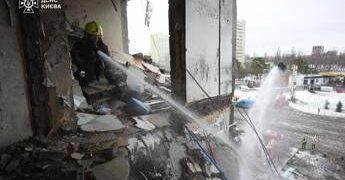 Ucraina, nuovo attacco russo su Kiev: in migliaia senza riscaldamento