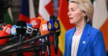 Ucraina, prestito a Kiev senza asset russi: cosa prevede l’accordo Ue