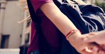 Venezia, 52enne fa sesso con una 15enne. Tribunale lo assolve: “Lei era consenziente”