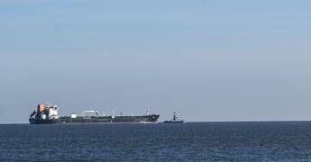 Venezuela, New York Times: “Petroliera inseguita da Usa rivendica protezione di Mosca”