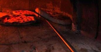 Vicenza, muore soffocato da un boccone in pizzeria al compleanno della madre