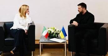 Witkoff a Mosca da Putin. Chiamata tra leader Ue, Meloni: “Importante convergenza con Usa”