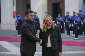 Zelensky da Meloni a Palazzo Chigi: “Di lei mi fido. Io sempre pronto a elezioni”