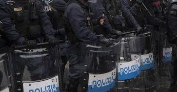 Agenti sotto processo solo su richiesta del ministro, arriva lo ‘scudo’ di Fratelli d’Italia