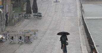Allerta meteo gialla per temporali martedì 18 agosto: la mappa delle 7 regioni a rischio maltempo
