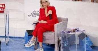 Amici, oggi domenica 11 gennaio: le anticipazioni e gli ospiti