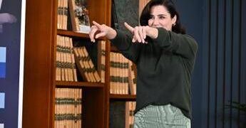 Ascolti tv, ‘La preside’ Luisa Ranieri vola al 27% di share e Rai1 vince la prima serata