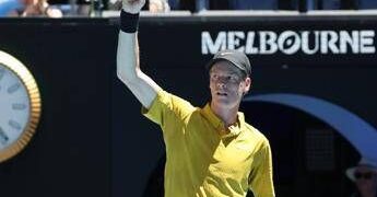 Australian Open, Sinner ai quarti: Darderi battuto nel derby azzurro