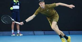Australian Open, Sinner e il colpo del torneo: la magia contro Shelton