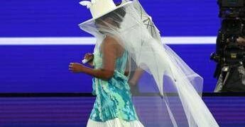 Australian Open, l’assurdo ingresso in campo di Osaka. Cos’è successo