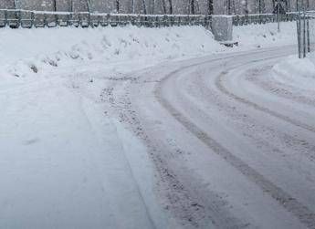 Belluno, non ha biglietto bus: 11enne costretto a farsi 6 chilometri a piedi sotto la neve