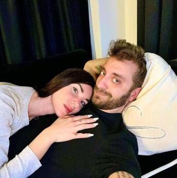 Bianca Atzei, il post social che ‘cancella’ Stefano Corti: lui replica così