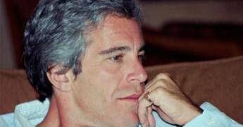 Caso Epstein, Dipartimento Giustizia pubblica oltre 3 milioni di pagine: “Trump ha chiesto trasparenza”