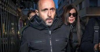 Crans-Montana, Moretti esce dal carcere. Il tribunale: “Non c’è rischio fuga”