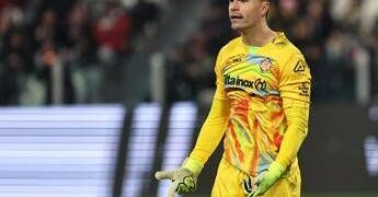 Cremonese, pullman riparte senza Audero: il portiere ‘dimenticato’ allo stadio dopo Sassuolo