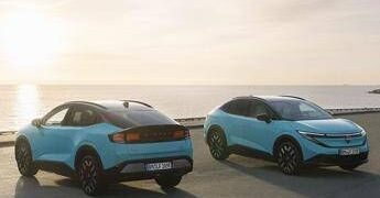 Dallo stabilimento di Sunderland alla strada: come nasce la Nissan LEAF di terza generazione